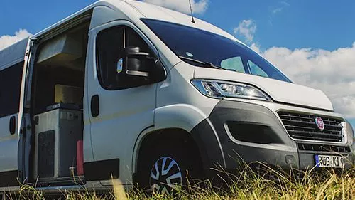 Queen Elizabeth – Concorde Charisma 860 LI mieten bei MioCamper | Wohnmobile mieten in Berlin bei MioCamper.de