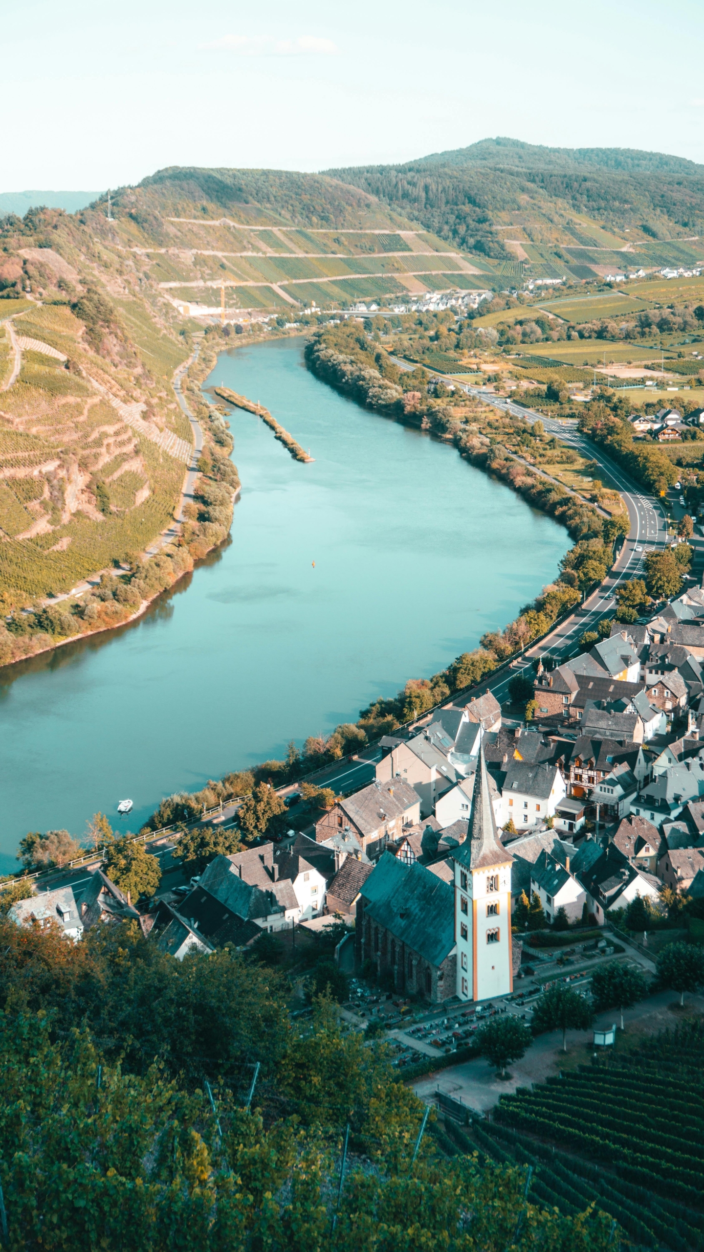 Camping an der Mosel: Die 5 besten Plätze für dein Wohnmobil-Abenteuer | Wohnmobile mieten in Berlin bei MioCamper.de