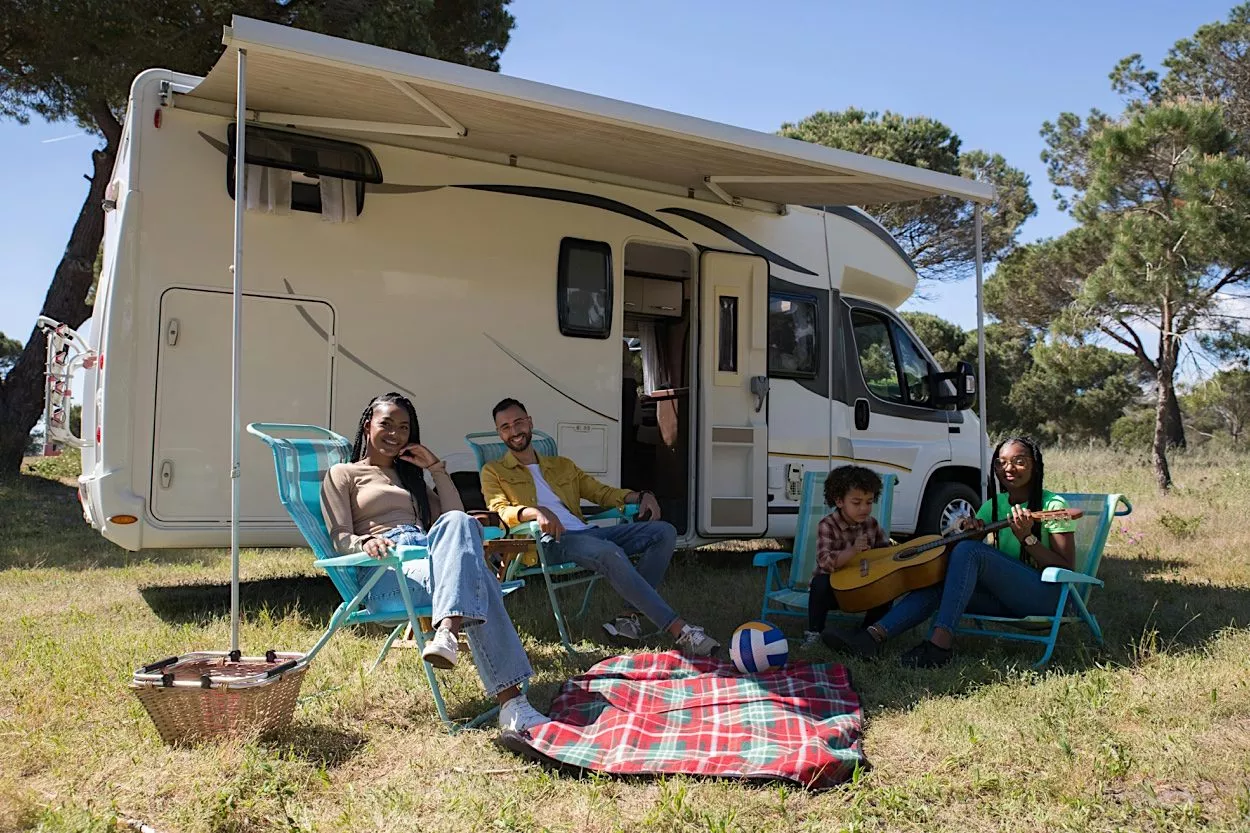 Camper mieten für Familien in Berlin – Euer nächstes Abenteuer wartet! | Wohnmobile mieten in Berlin bei MioCamper.de