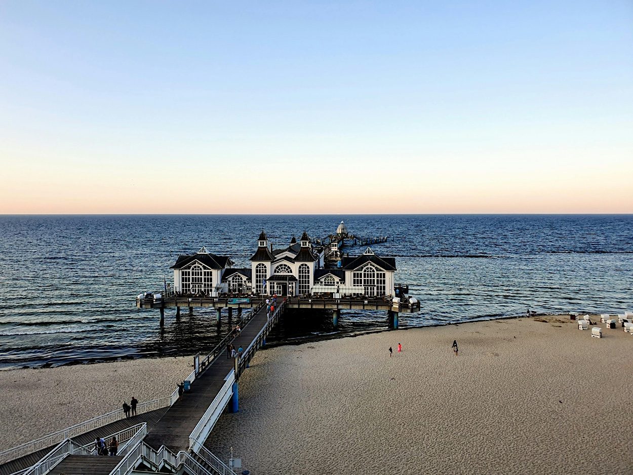 Top-Reiseziele im Juli mit dem Camper – Wo Sommerträume Wirklichkeit werden (oder wenigstens ein kühler Drink am See) | Wohnmobile mieten in Berlin bei MioCamper.de