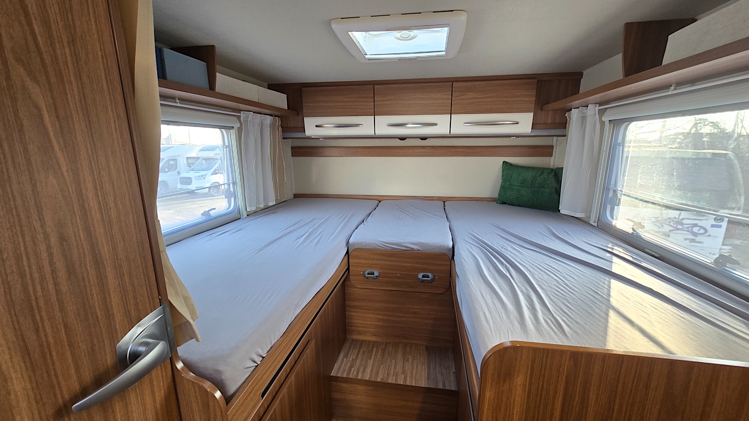 Neuer in der Familie: Camper Rehni – Marian ist ein bisschen verliebt. Verständlich. | Wohnmobile mieten in Berlin bei MioCamper.de Neuer in der Familie: Camper Rehni – Marian ist ein bisschen verliebt. Verständlich. | Wohnmobile mieten in Berlin bei MioCamper.de