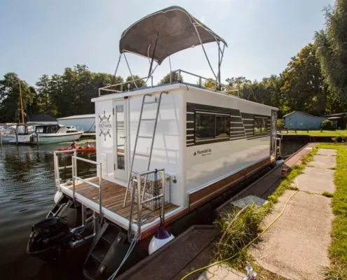 Neu bei MioCamper: Hausboot mieten bei Berlin - wie aus einem Wochenende ploetzlich drei Mioboats wurden | Wohnmobile mieten in Berlin bei MioCamper.de Neu bei MioCamper: Hausboot mieten bei Berlin - wie aus einem Wochenende ploetzlich drei Mioboats wurden | Wohnmobile mieten in Berlin bei MioCamper.de