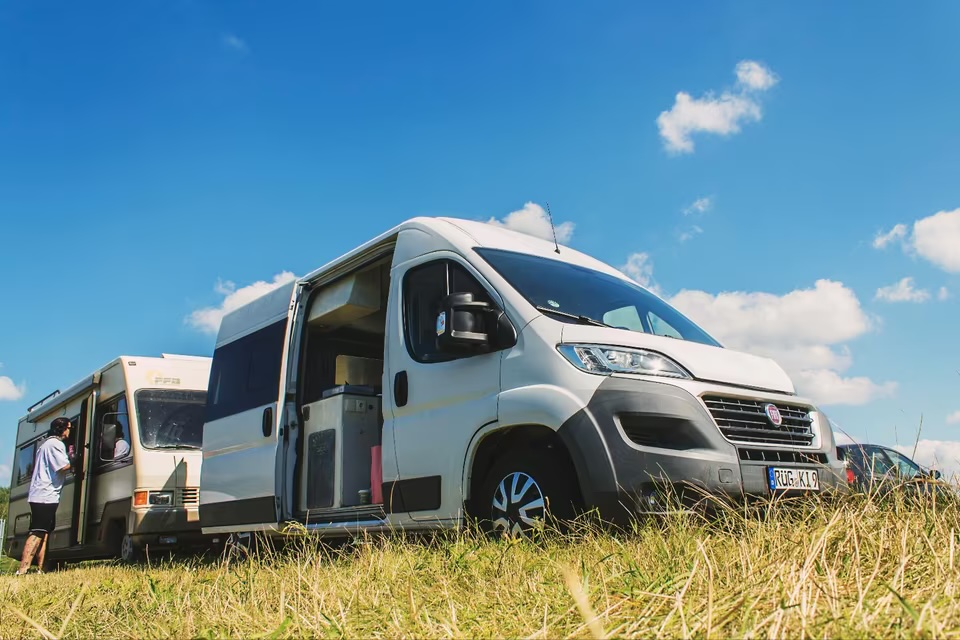 Fiat Ducato Camper 5,40 m mit 4 Sitz- und Schlafplätzen